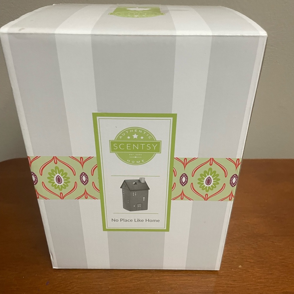 Scentsy "No Place Like Home" electric wax warmer.